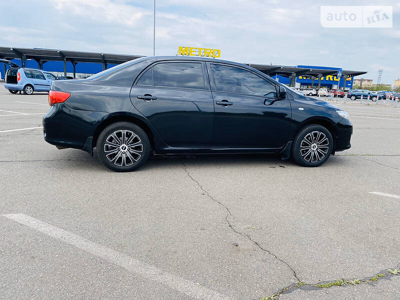 Седан Toyota Corolla 2008 в Кривому Розі