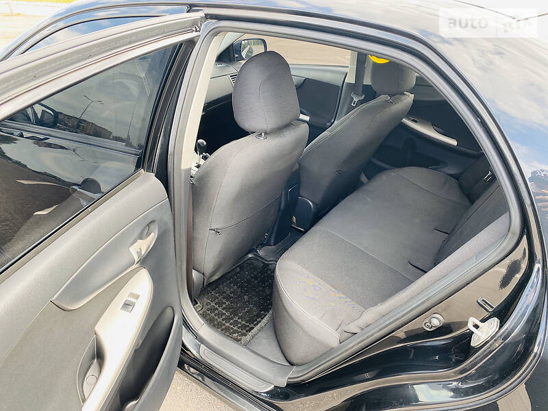 Седан Toyota Corolla 2008 в Кривому Розі