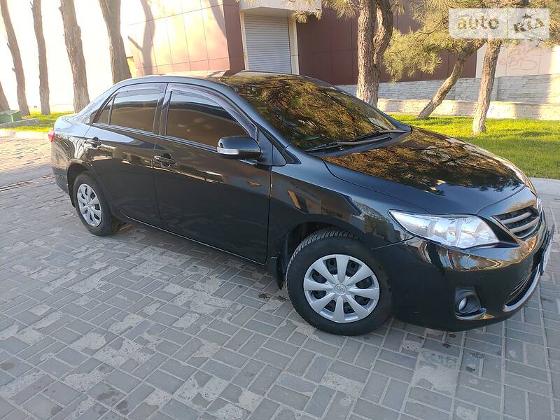 Седан Toyota Corolla 2011 в Дніпрі