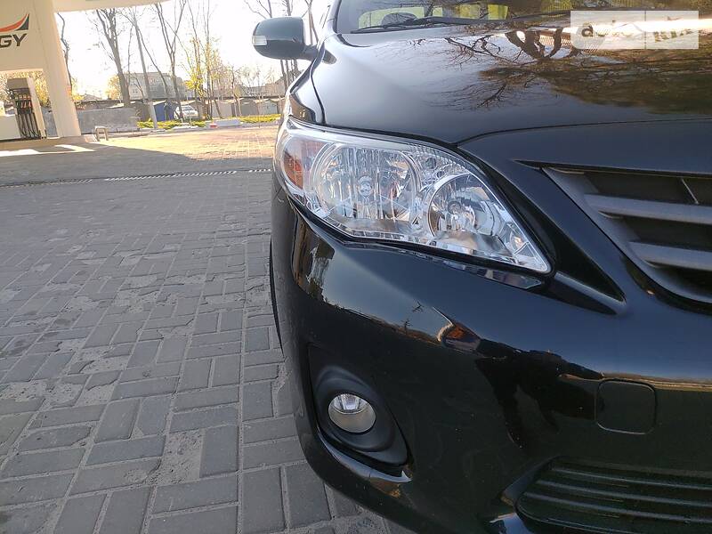 Седан Toyota Corolla 2011 в Дніпрі