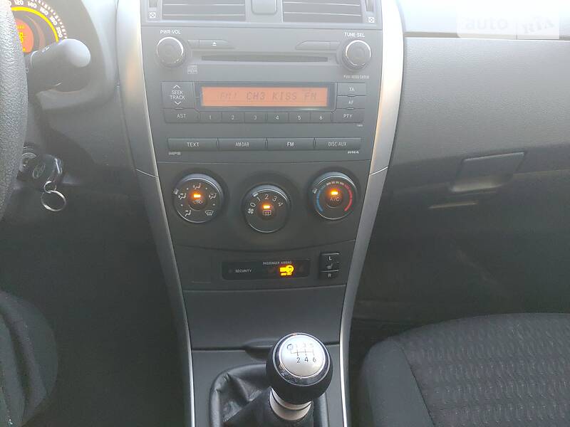 Седан Toyota Corolla 2011 в Дніпрі