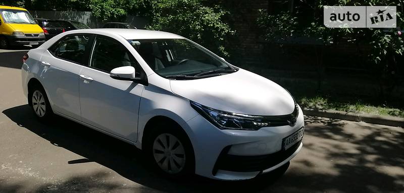 Седан Toyota Corolla 2018 в Києві
