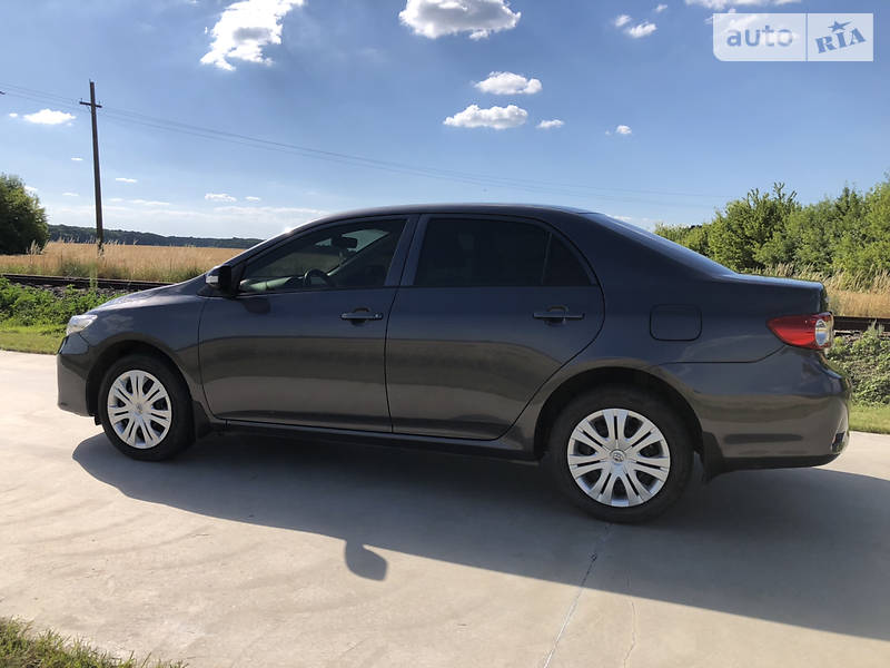 Седан Toyota Corolla 2013 в Києві