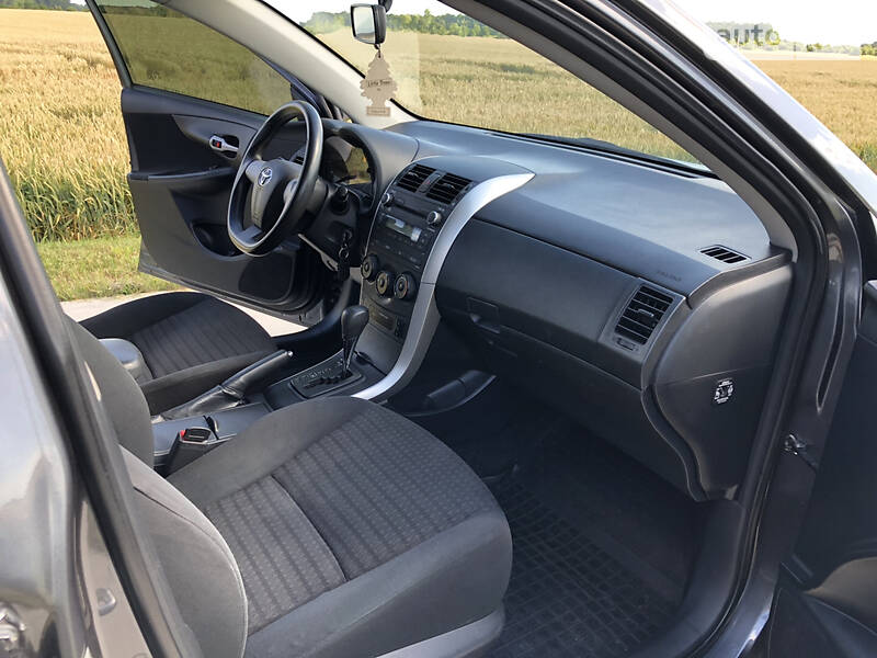 Седан Toyota Corolla 2013 в Києві