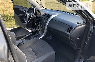 Седан Toyota Corolla 2013 в 