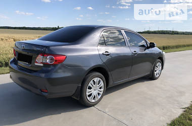 Седан Toyota Corolla 2013 в 