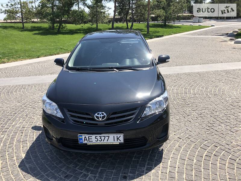 Седан Toyota Corolla 2011 в Дніпрі