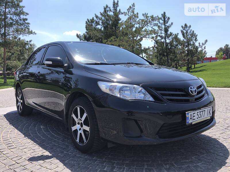 Седан Toyota Corolla 2011 в Дніпрі