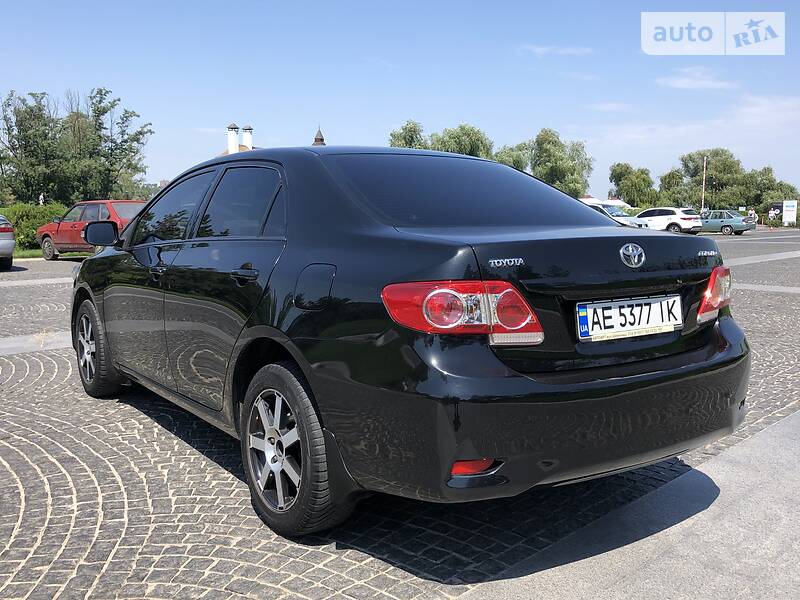 Седан Toyota Corolla 2011 в Дніпрі