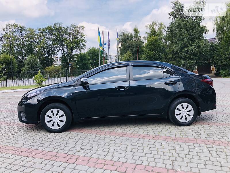 Седан Toyota Corolla 2013 в Богородчанах