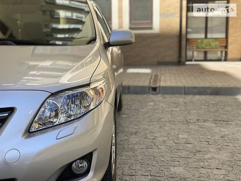 Седан Toyota Corolla 2008 в Києві