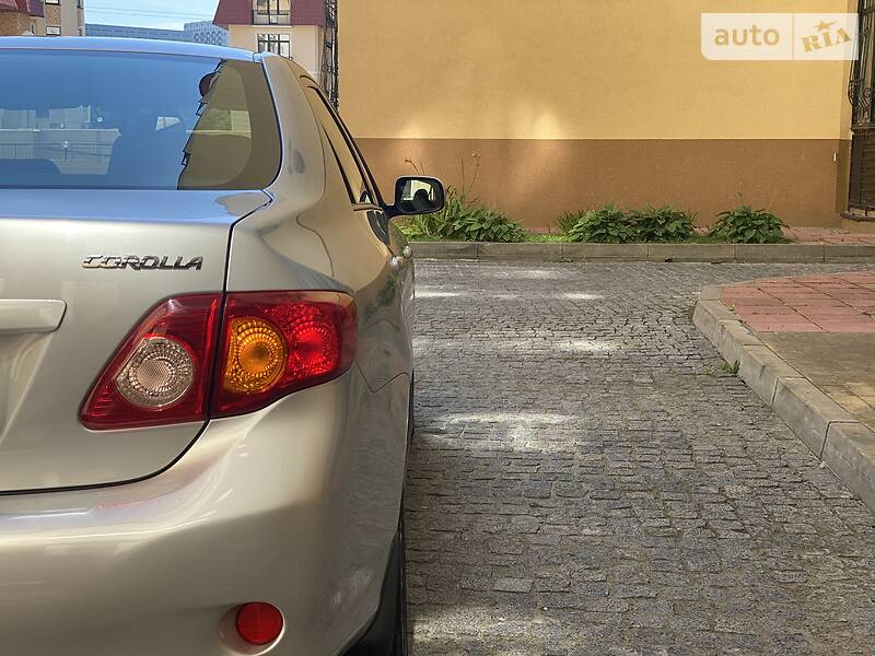 Седан Toyota Corolla 2008 в Києві