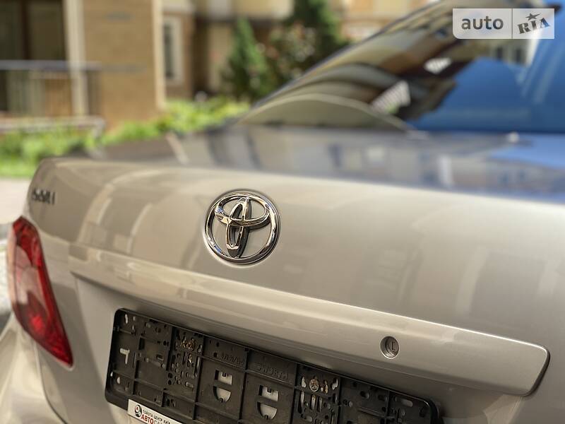 Седан Toyota Corolla 2008 в Києві