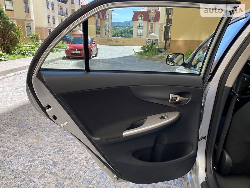 Седан Toyota Corolla 2008 в Києві