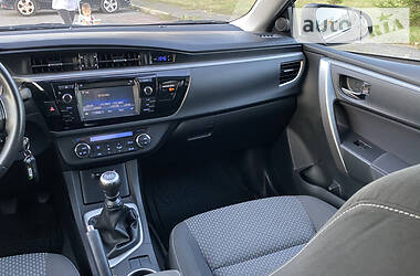 Седан Toyota Corolla 2013 в 