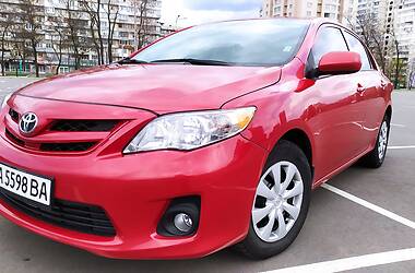 Седан Toyota Corolla 2013 в Киеве