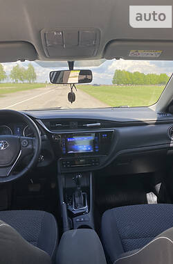 Седан Toyota Corolla 2018 в Сумах