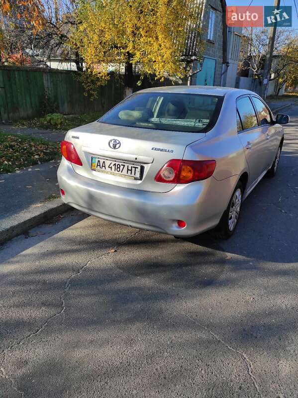 Седан Toyota Corolla 2008 в Киеве