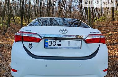 Седан Toyota Corolla 2014 в Тернополе