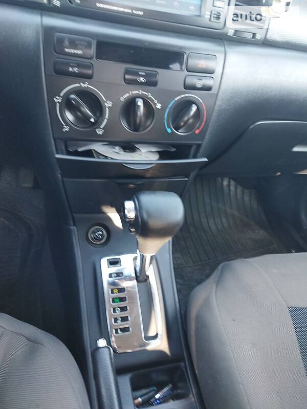 Седан Toyota Corolla 2005 в Кропивницком
