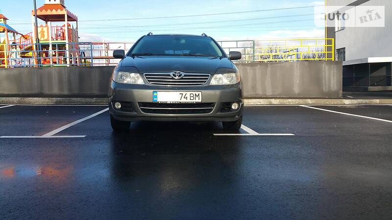 Універсал Toyota Corolla 2004 в Вишгороді