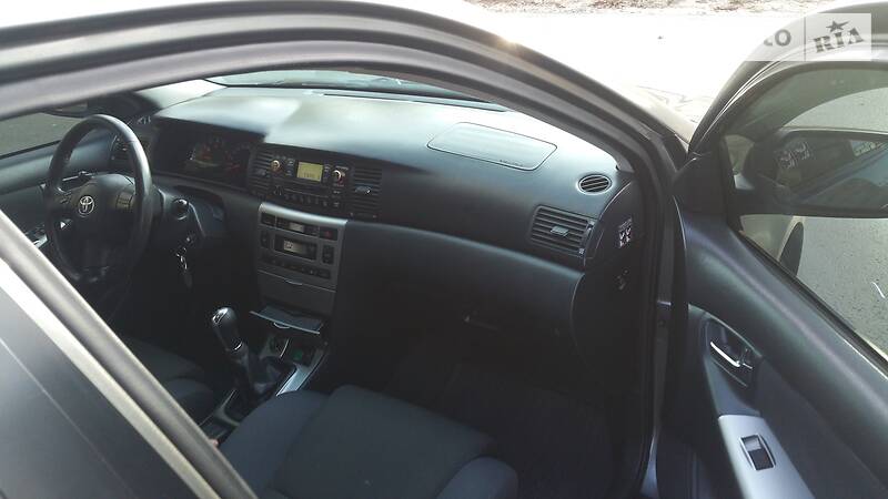 Універсал Toyota Corolla 2004 в Вишгороді