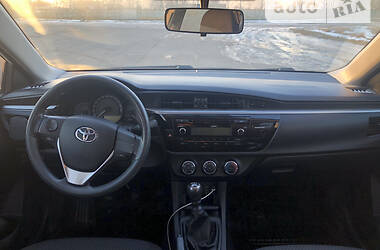 Седан Toyota Corolla 2013 в Сумах