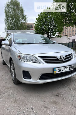 Седан Toyota Corolla 2011 в Тернополе