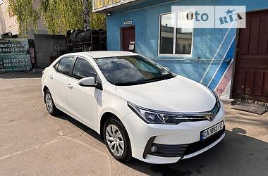 Седан Toyota Corolla 2017 в Киеве