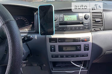 Хэтчбек Toyota Corolla 2005 в 