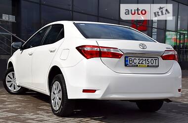 Седан Toyota Corolla 2017 в Киеве