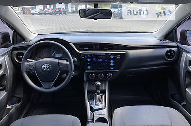 Седан Toyota Corolla 2016 в Полтаві