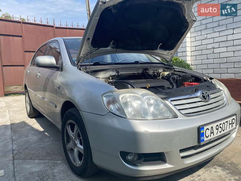 Седан Toyota Corolla 2004 в Черкассах