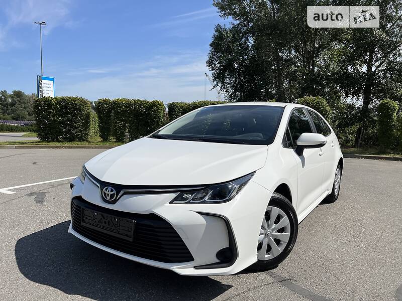 Седан Toyota Corolla 2020 в Киеве