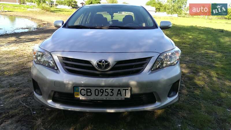 Седан Toyota Corolla 2010 в Чернигове