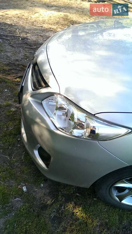 Седан Toyota Corolla 2010 в Чернигове