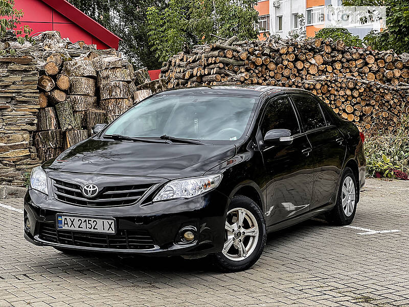Седан Toyota Corolla 2011 в 