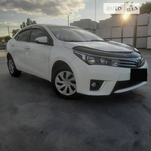 Toyota Corolla TRD SPORT 1800