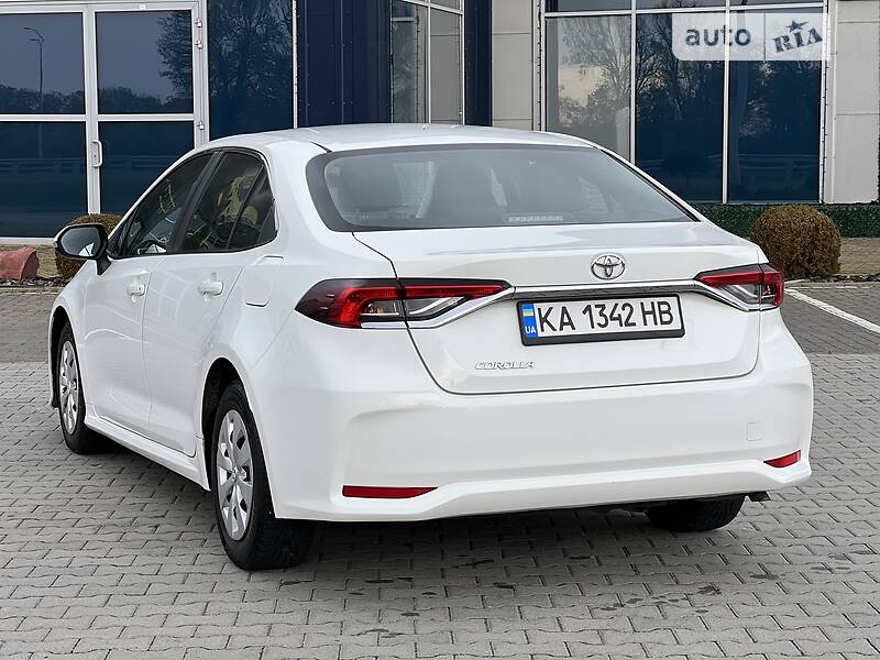 Седан Toyota Corolla 2019 в Киеве