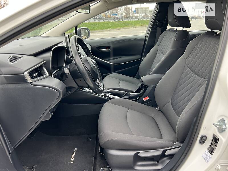 Седан Toyota Corolla 2019 в Киеве
