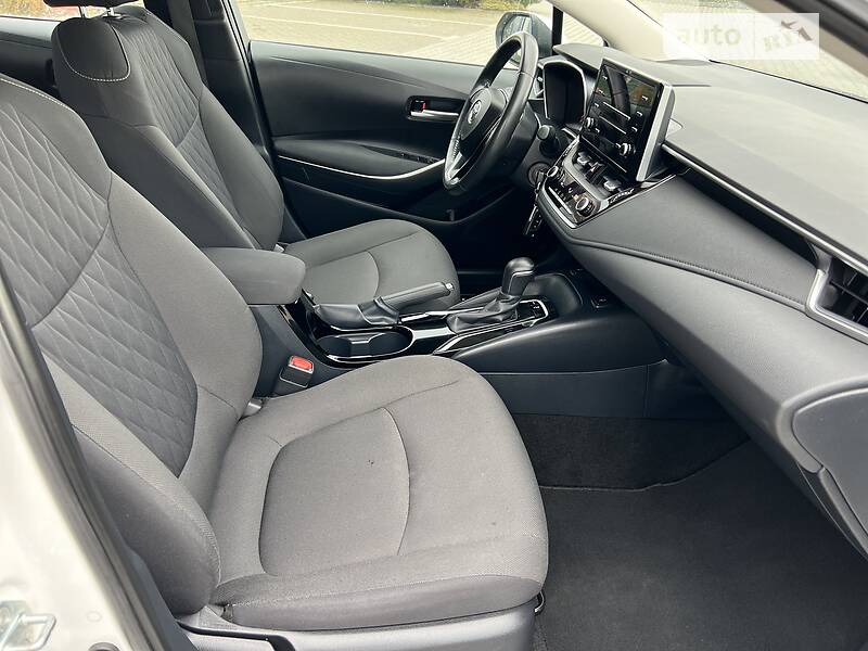 Седан Toyota Corolla 2019 в Киеве
