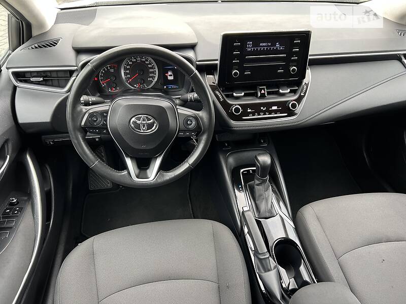 Седан Toyota Corolla 2019 в Киеве