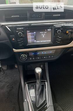 Седан Toyota Corolla 2015 в Черкассах