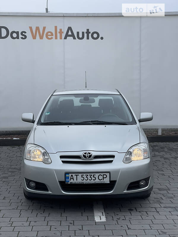 Хетчбек Toyota Corolla 2005 в Івано-Франківську