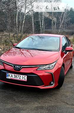 Седан Toyota Corolla 2019 в Киеве