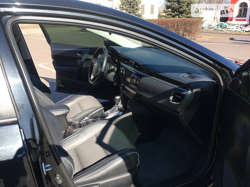 Седан Toyota Corolla 2014 в Кам'янському