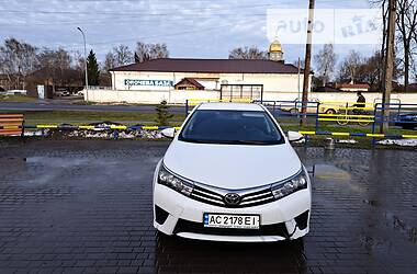 Седан Toyota Corolla 2014 в Владимир-Волынском