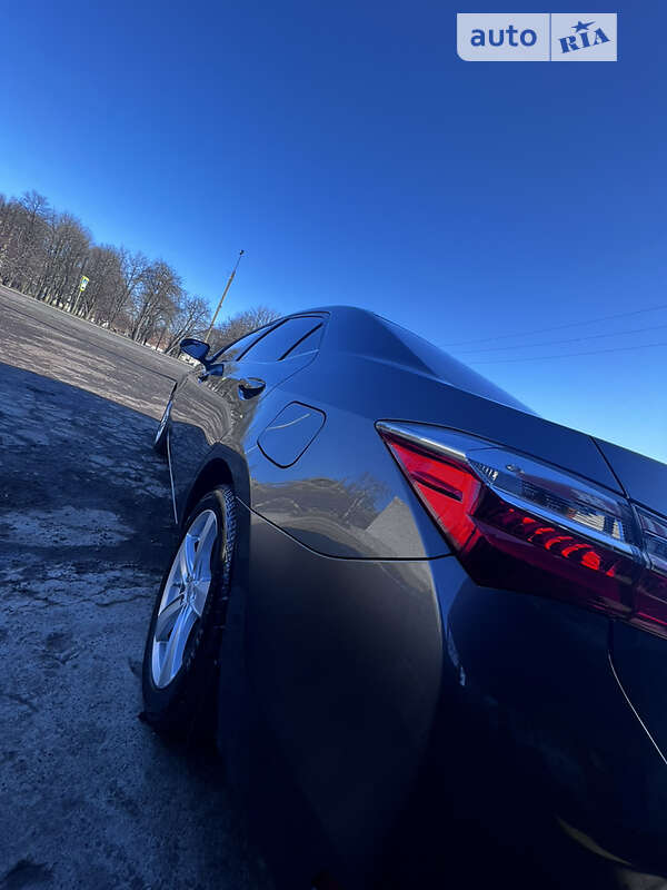 Седан Toyota Corolla 2018 в Лозовій