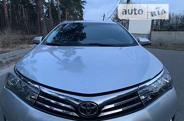 Седан Toyota Corolla 2014 в 