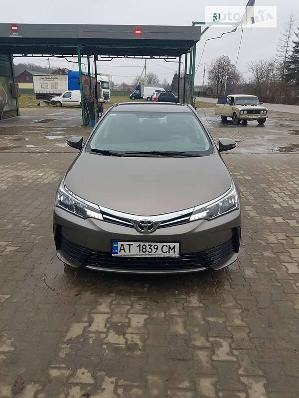 Седан Toyota Corolla 2018 в Коломиї